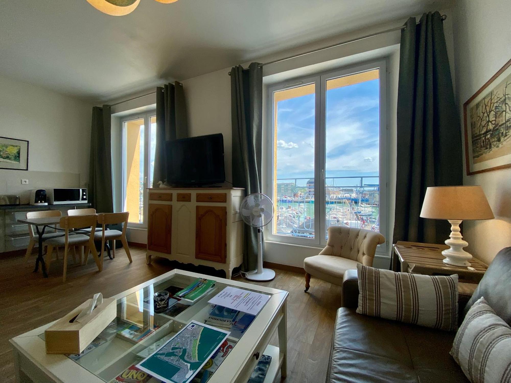 Etablissement 3 Etoiles Avec Ascenseur, 3 Appartements Lumineux Vue Port Avec Balcon, 200M De La Mer, Wifi Fibre, Tous Service Inclus Дьепп Экстерьер фото