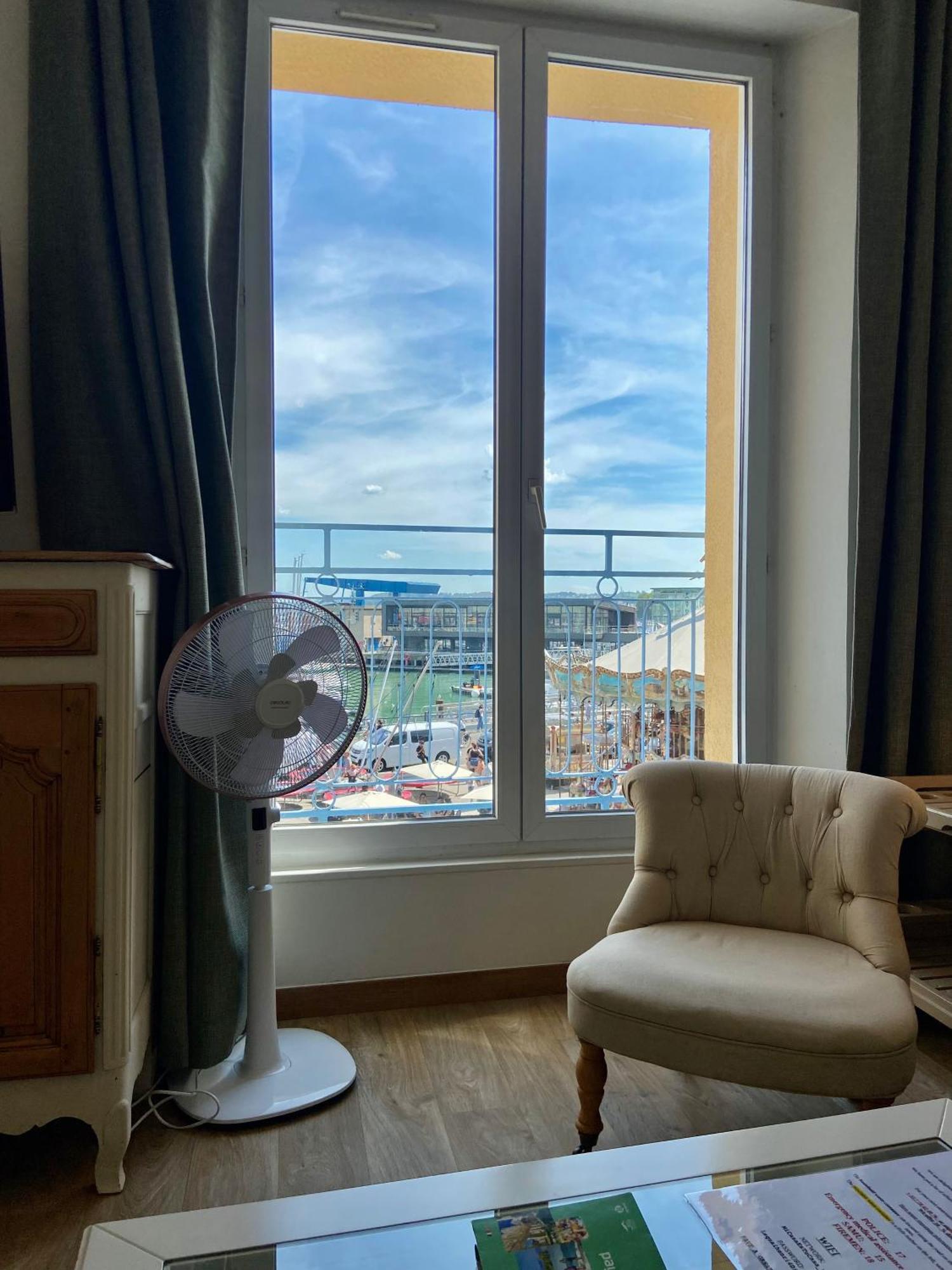 Etablissement 3 Etoiles Avec Ascenseur, 3 Appartements Lumineux Vue Port Avec Balcon, 200M De La Mer, Wifi Fibre, Tous Service Inclus Дьепп Экстерьер фото